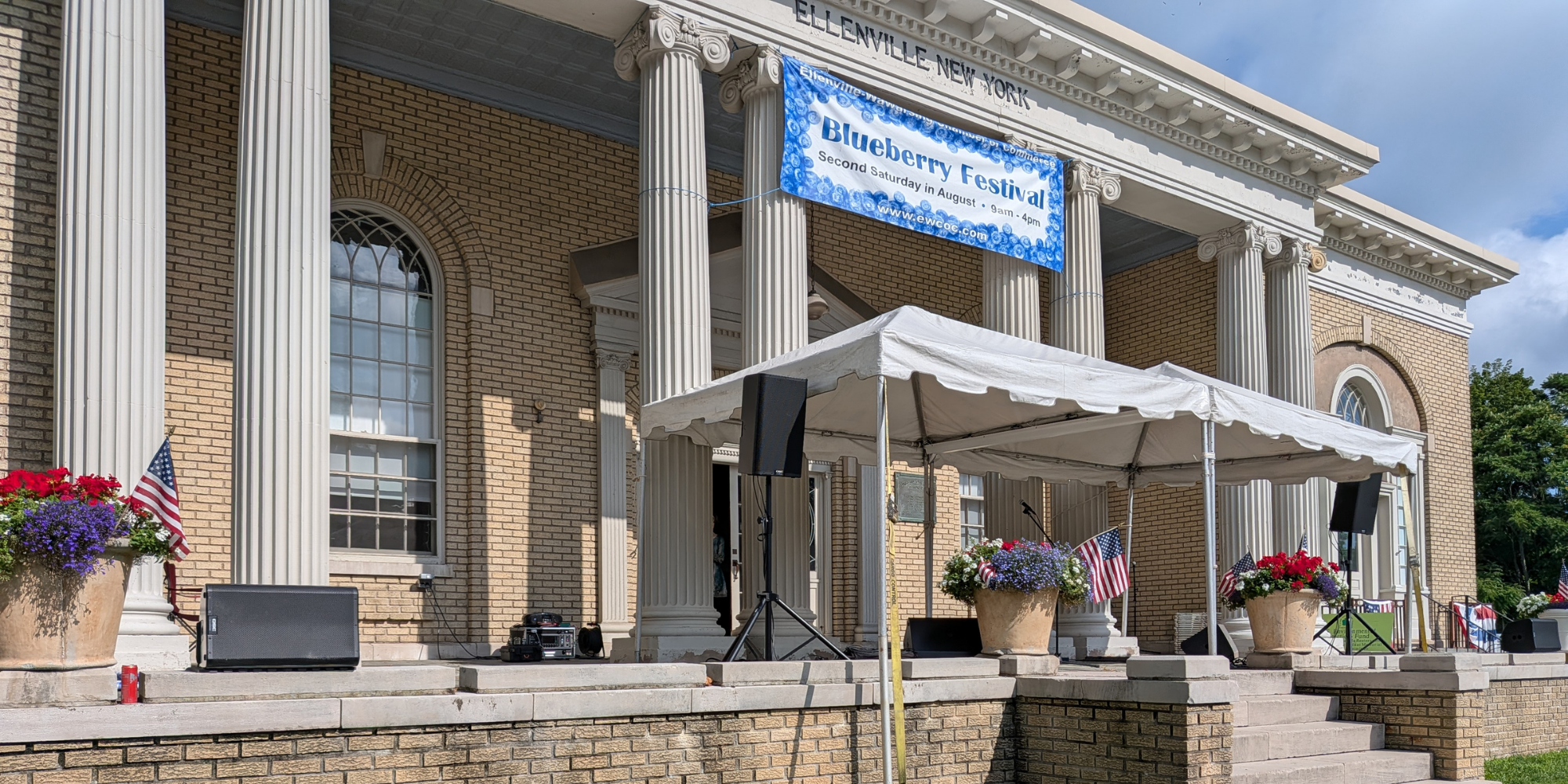 Community event supported by professional audiovisual production